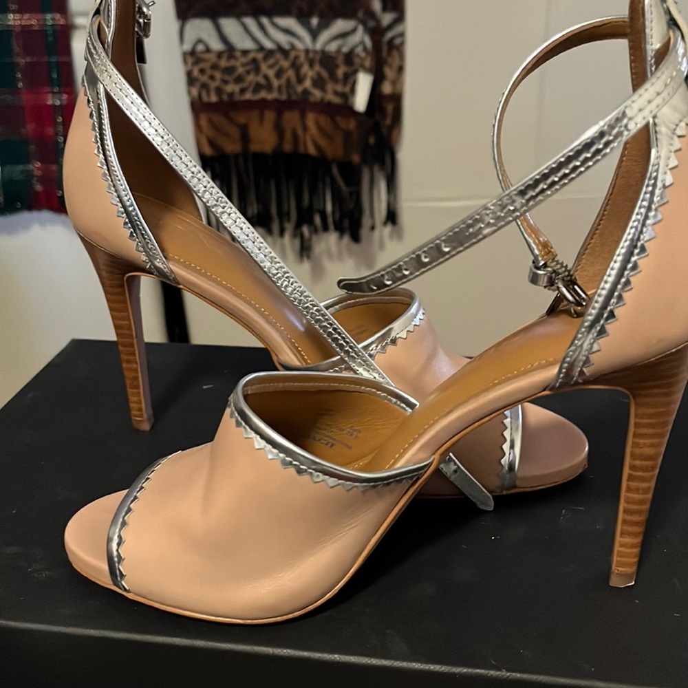 Cream 8.5 shoe open toe